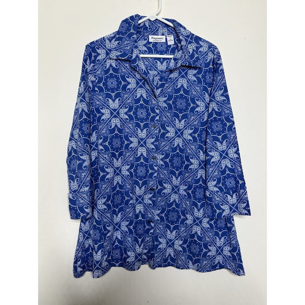 Potpourri Woman’s Size Large Blue Paisley Button Front Tunic Faux Back Button